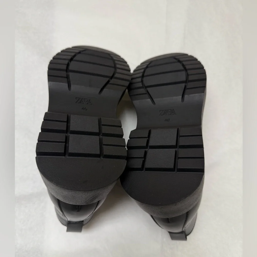 NwOT; Zara Men lace up boots with chunky Sole
